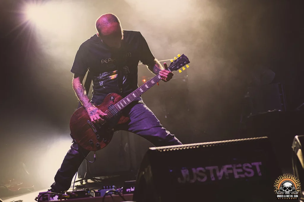 Jay le guitariste du groupe VERDUN lors de la 5eme édition du Just'n'Fest, le 06 octobre 2024